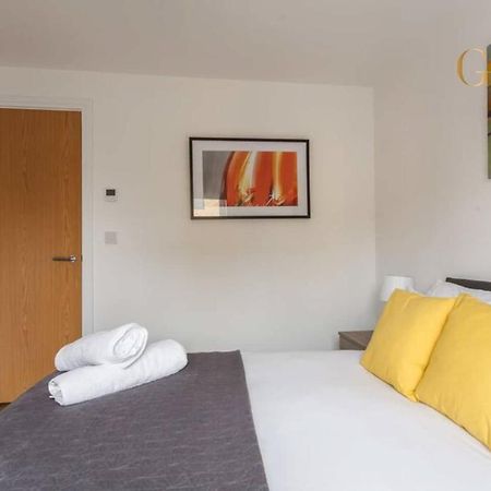 2 Bedroom Apartment Chapel Riverside At Goshen Property Serviced Accommodation Southampton, Free Wifi & Parking Экстерьер фото